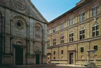 Italie - Pienza - Cathedrale et Palais Piccolomini (1460)